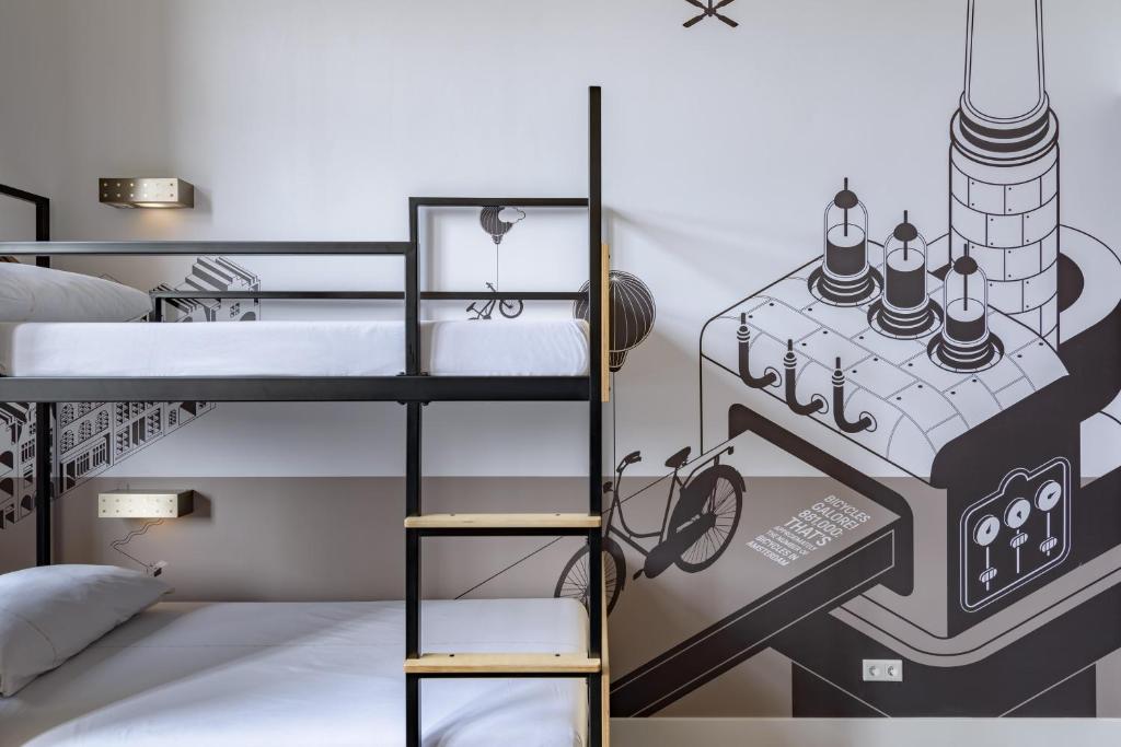Двухместный (Twin Room with Bunk Beds and Private Bathroom with Shower) хостела Stayokay Amsterdam Vondelpark, Амстердам