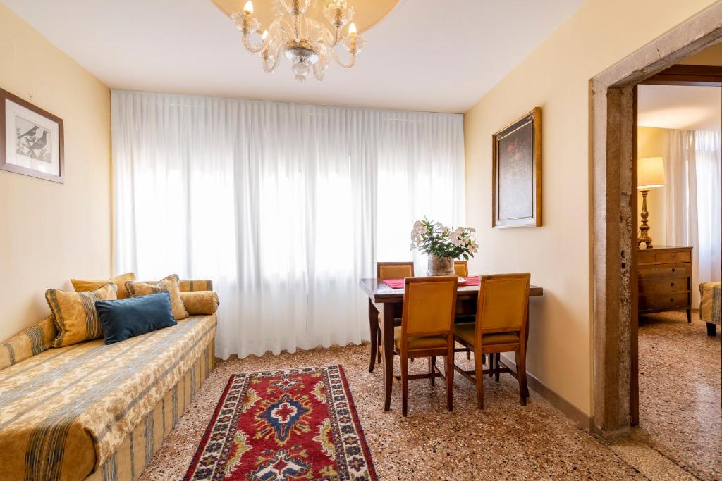 Апартаменты (Апартаменты с 2 спальнями с видом на канал), San Giorgio degli Schiavoni Apartments