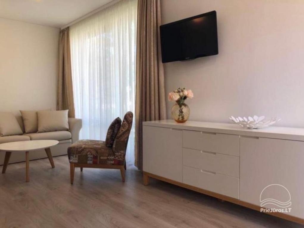 Студио (Номер-студио Делюкс с видом на парк — Первый этаж), Eurovila - Home Suite Palanga