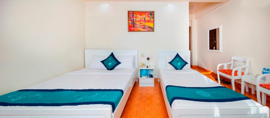 Двухместный (Улучшенный номер с кроватью размера «king-size» или 2 отдельными кроватями) отеля Ken Nha Trang Hotel, Нячанг