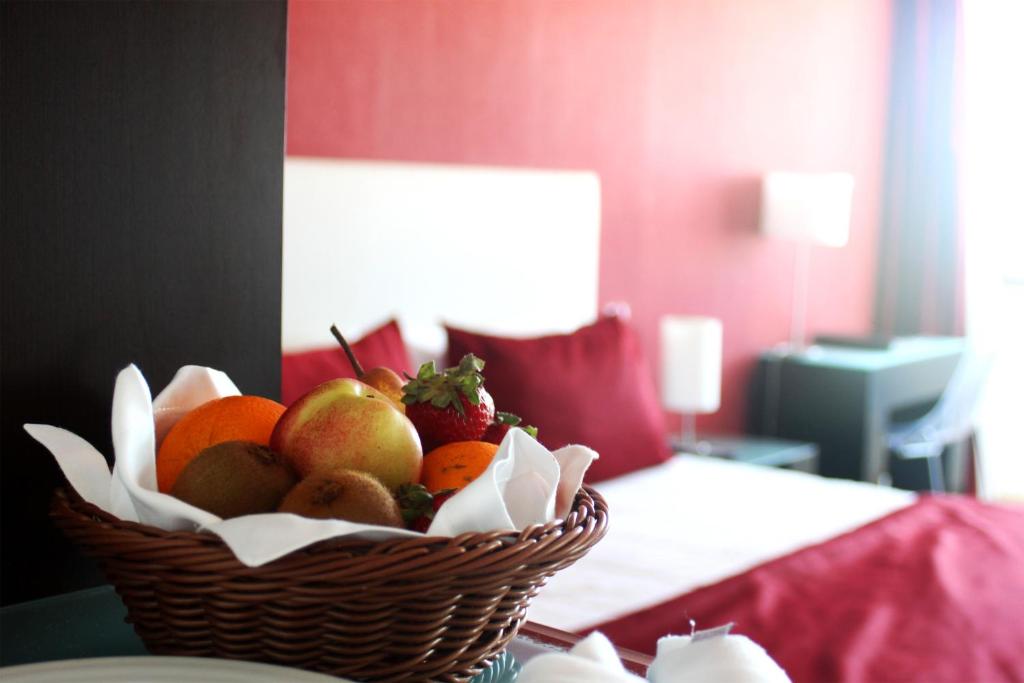 Двухместный (Номер с 1 двуспальной/2 отдельными кроватями) отеля Miramar Hotel & Spa, Назаре