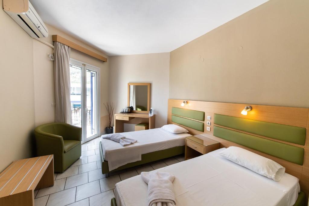 Двухместный (Двухместный номер с 1 кроватью или 2 отдельными кроватями и видом на бассейн) отеля Surf Hotel, Василики