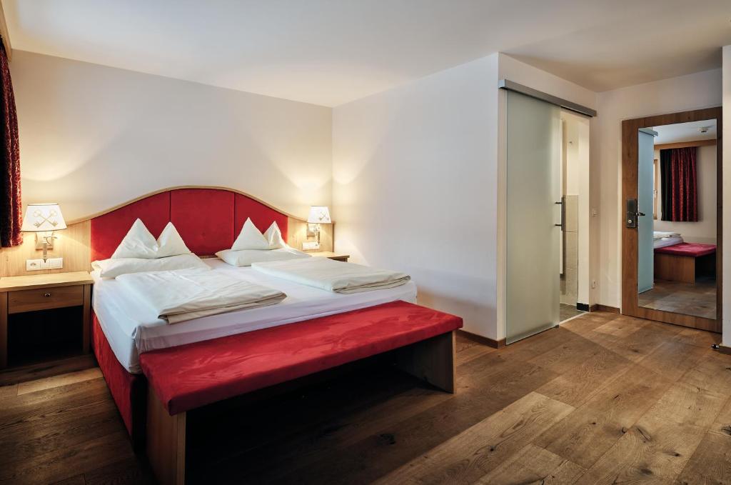 Двухместный (Улучшенный двухместный номер с 1 кроватью) отеля Hotel Pichlmayrgut, Шладминг