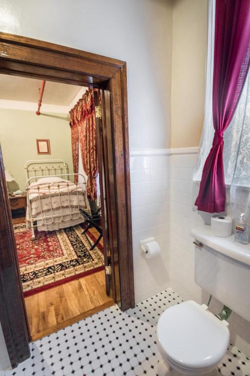 Двухместный (Двухместный номер Делюкс с 1 кроватью), The Edgewater Hotel