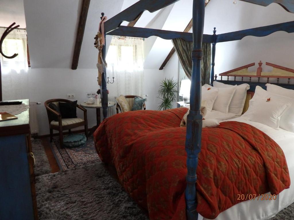 Двухместный (Улучшенный двухместный номер с 1 кроватью) гостевого дома Casa Cositorarului Boutique Pension, Сигишоара