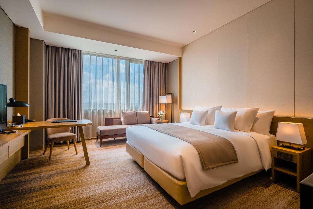 Двухместный (Номер «Премьер» с кроватью размера «king-size») отеля Hotel Nikko Hai Phong, Хайфон