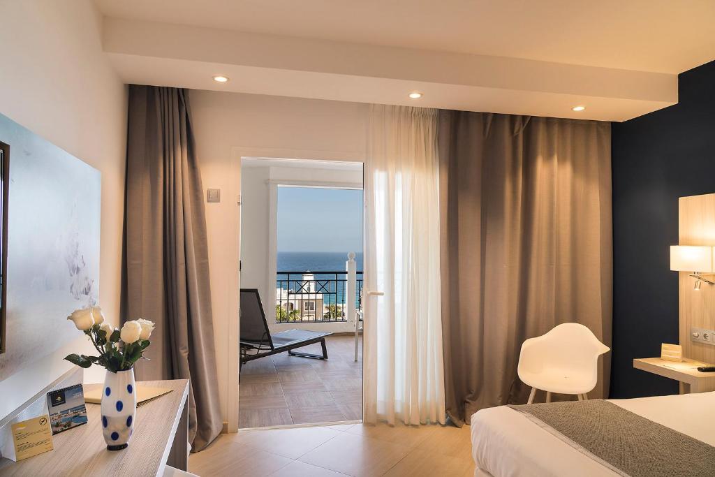 Двухместный (Двухместный номер с 1 кроватью или 2 отдельными кроватями и видом на море) курортного отеля Royal Palm Resort & Spa - Adults Only, Пуэрто-дель-Росарио