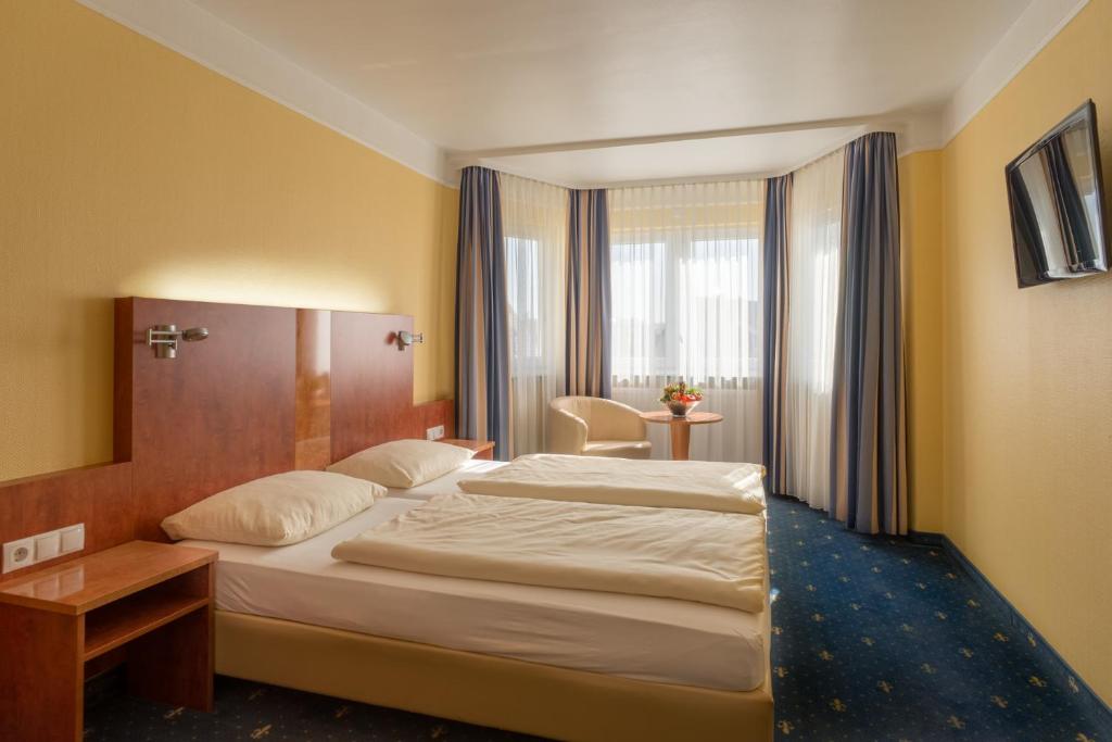 Двухместный (Двухместный номер с 1 кроватью) отеля Aparthotel Astro - Nichtraucherhotel, Штутгарт