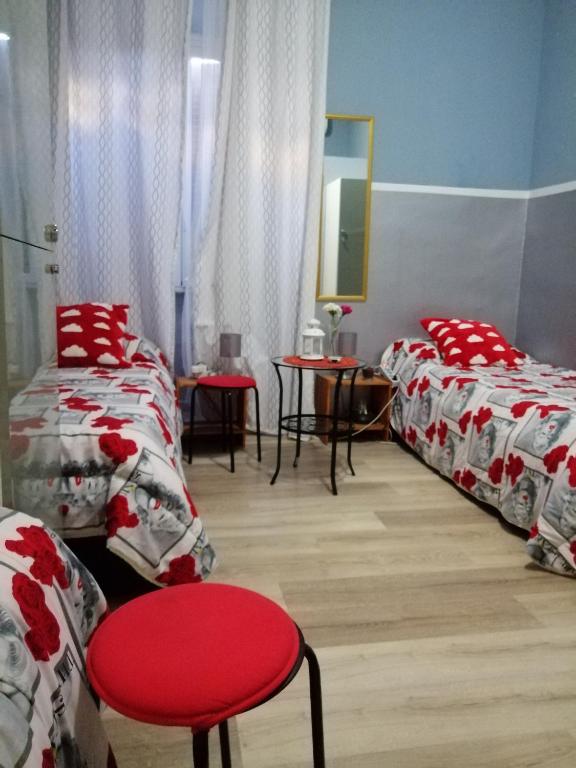 Номер (Кровать в общем номере с 4 кроватями), Român Holidays Hostel