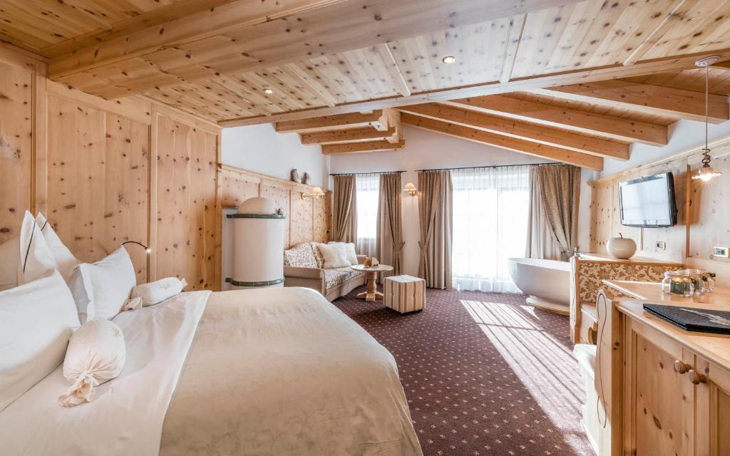 Двухместный (Улучшенный двухместный номер с 1 кроватью), Alpin Garden Wellness Resort - Adults Only