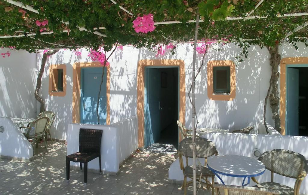 Номер (Кровать в общем 8-местном номере для женщин), Santorini Hostel