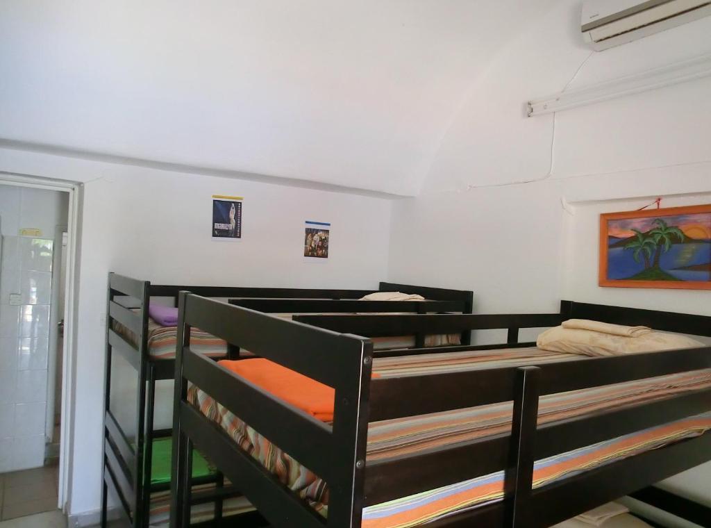 Номер (Кровать в общем 8-местном номере для женщин), Santorini Hostel