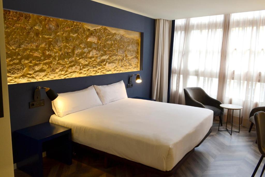Двухместный (Улучшенный двухместный номер с 1 кроватью) отеля Hotel Alda Galería Coruña, А-Корунья