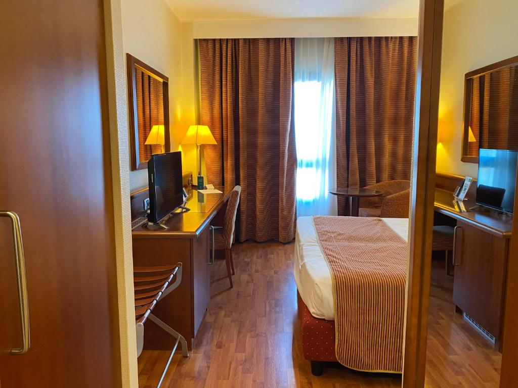 Двухместный (Стандартный номер) отеля Holiday Inn Cagliari, Кальяри
