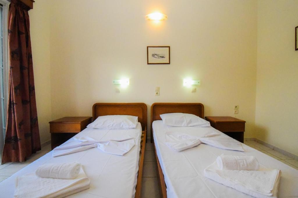Двухместный (Двухместный номер эконом-класса с 2 отдельными кроватями) отеля Hotel Bozikis, Лаганас
