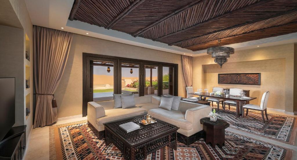 Вилла (Вилла Anantara с 2 спальнями и бассейном), Курортный отель Anantara Qasr al Sarab Desert Resort