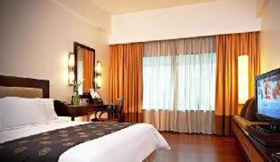 Двухместный (Premium Quarantine Packages - Club Premier Room) отеля Impiana KLCC Hotel, Куала-Лумпур