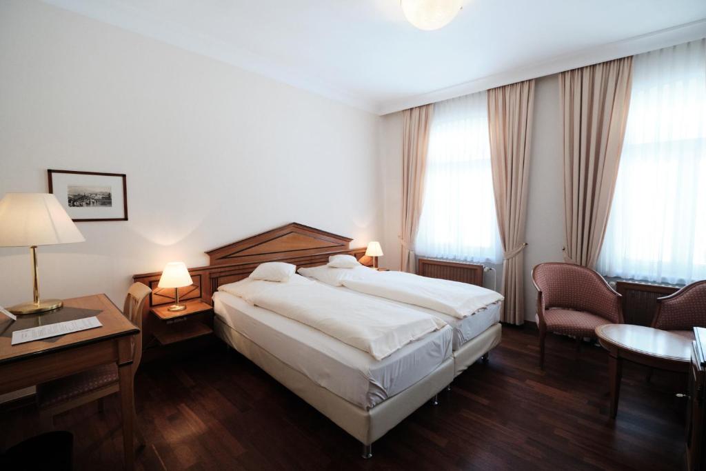 Двухместный (Двухместный номер «Комфорт» с 1 кроватью или 2 отдельными кроватями) отеля Hotel Weisser Bock, Гейдельберг
