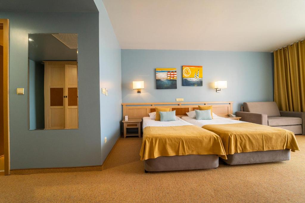 Двухместный (Двухместный номер с 2 отдельными кроватями, вид на парк — Бесплатная парковка и доступ на пляж) курортного отеля HVD Club Hotel Miramar - Ultra All Inclusive, Обзор