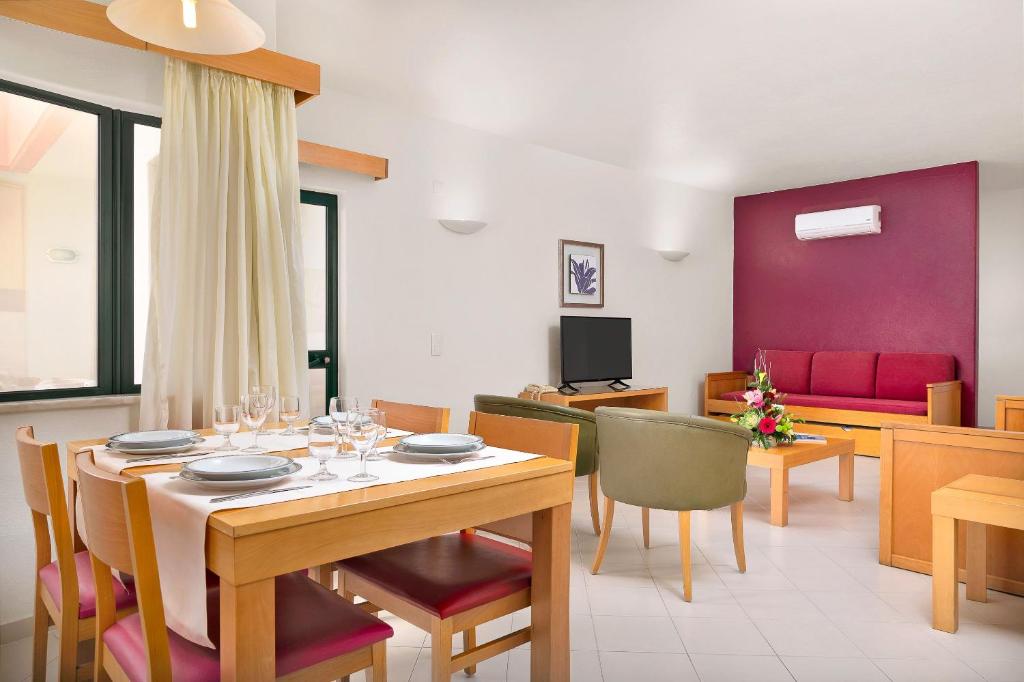 Апартаменты (1-Bedroom Club (6 Adults)) курортного отеля Muthu Forte Da Oura, Албуфейра
