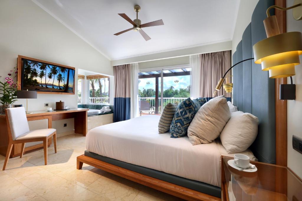 Двухместный (Двухместный номер Делюкс с 1 кроватью и видом на море) курортного отеля Grand Palladium, Пунта-Кана