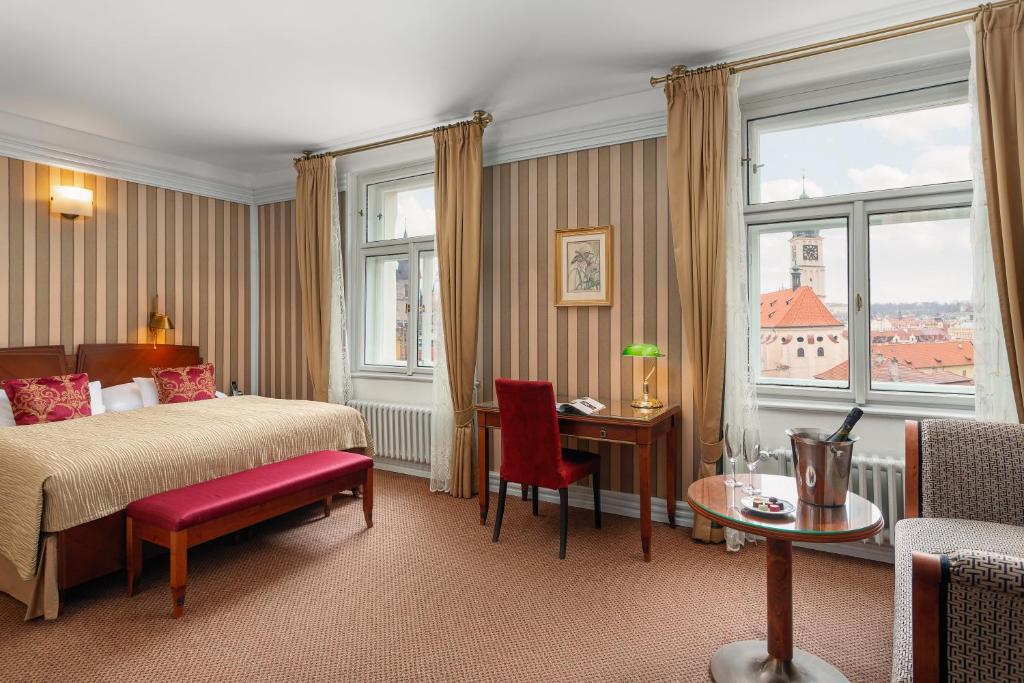 Двухместный (Представительский двухместный номер с 1 кроватью или 2 отдельными кроватями) отеля Paris Prague, Прага