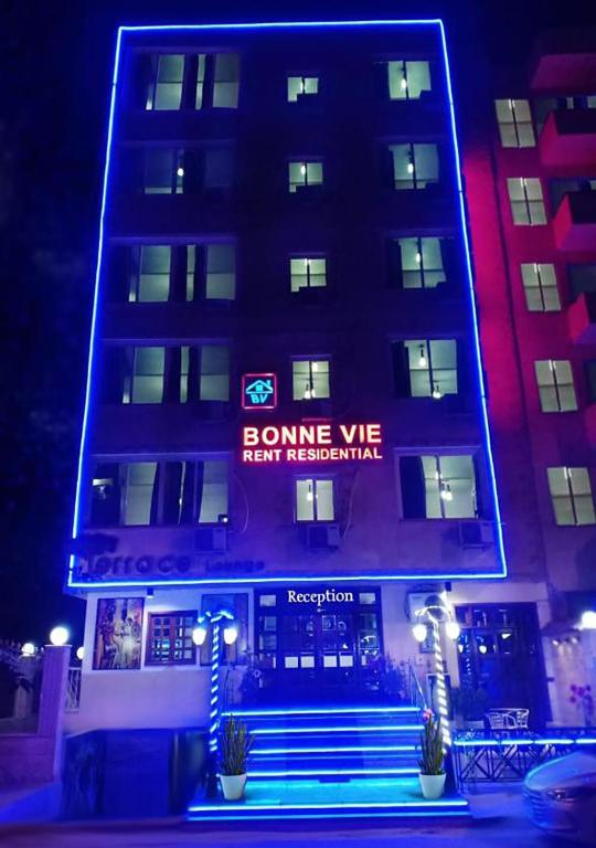 Апартаменты (Апартаменты Делюкс с 1 спальней (для 2 взрослых и 2 детей)) апарт-отеля Bonne Vie Hotel, Имени 6 октября