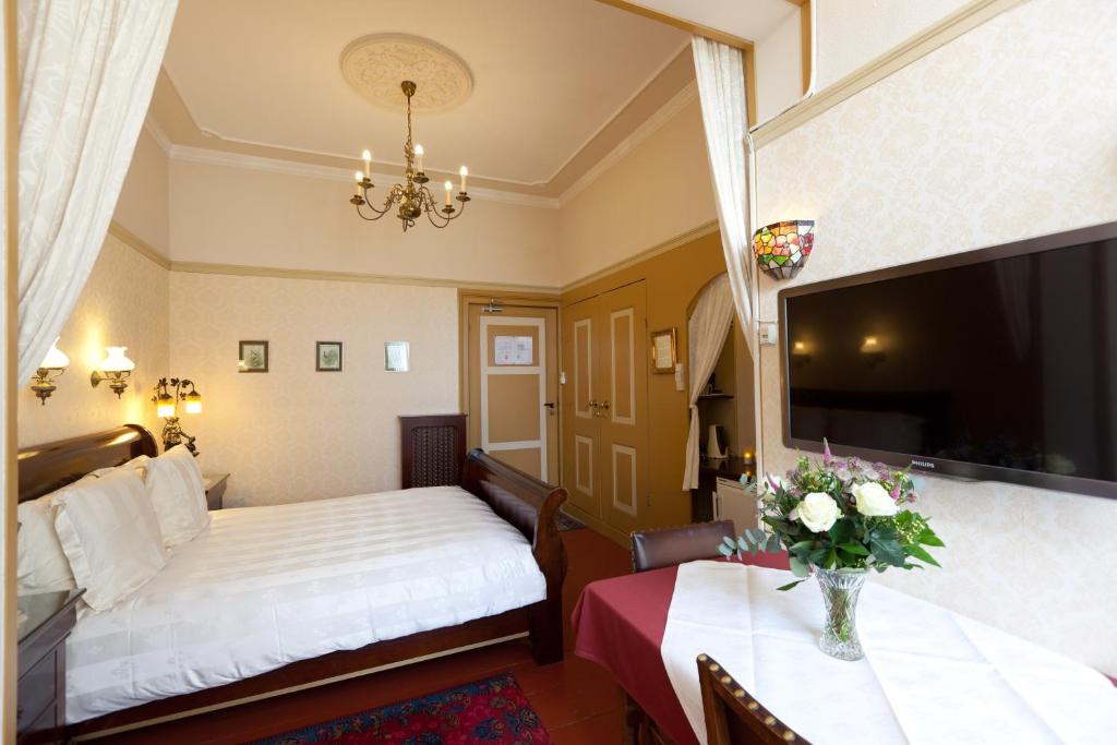 Двухместный (Двухместный номер Делюкс с 1 кроватью) гостевого дома Hotel Pension 't Huys Grol, Берген-оп-Зом