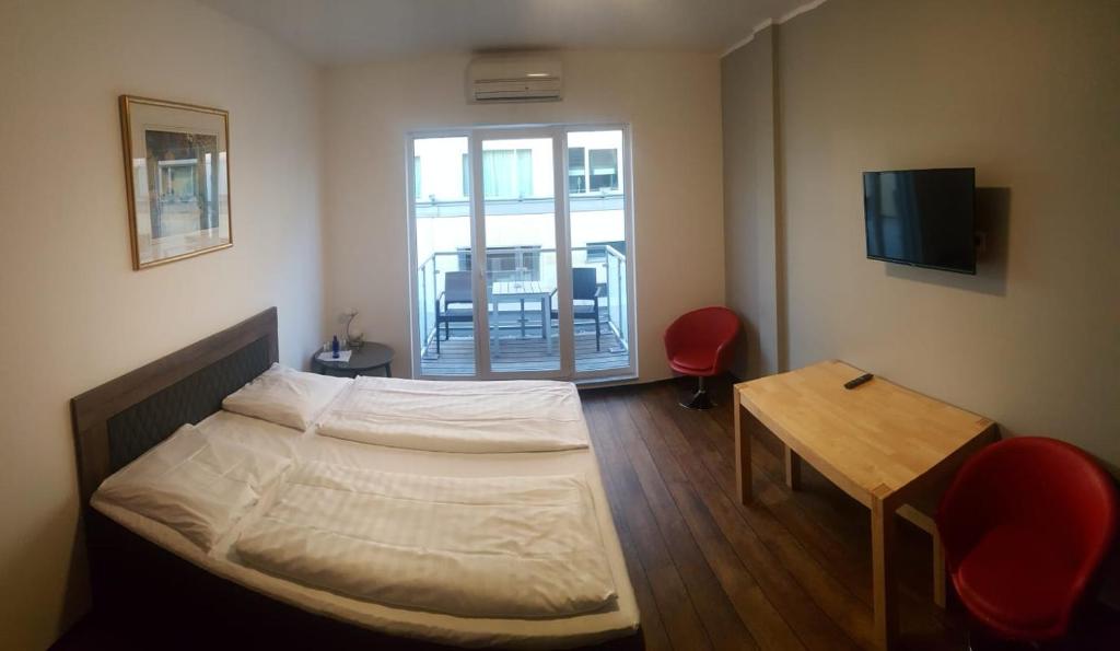 Двухместный (Двухместный номер с 1 кроватью и балконом), Cologne downtown Hostel