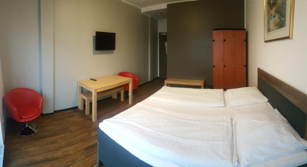 Двухместный (Двухместный номер с 1 кроватью и балконом), Cologne downtown Hostel