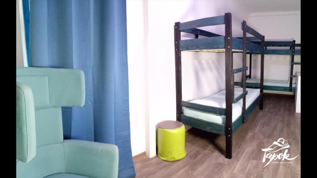 Номер (Кровать в общем номере для женщин с 4 кроватями) хостела Тапок, Кишинев