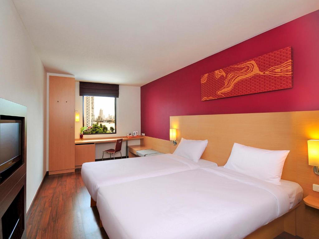 Двухместный (Двухместный номер с 2 отдельными кроватями и видом на реку) отеля Ibis Bangkok Riverside, Бангкок