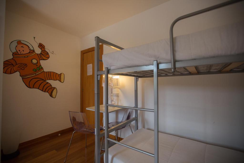 Номер (Кровать в общем номере для женщин с 4 кроватями) хостела HI Hostel Alvados - Pousada de Juventude, Баталья