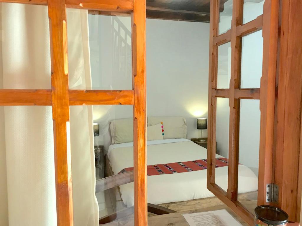 Двухместный (Двухместный номер с 1 кроватью и общей ванной комнатой) отеля Casa Azabache, Сан-Кристобаль-де-лас-Касас