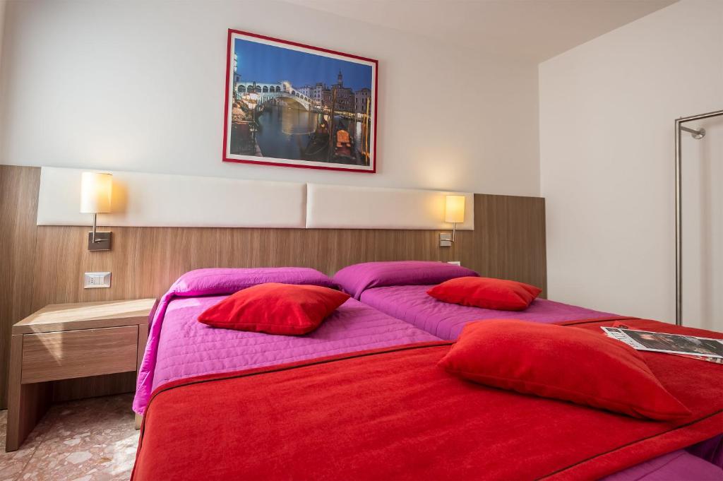 Двухместный (Двухместный номер с 1 кроватью или 2 отдельными кроватями) отеля Hotel Il Moro di Venezia, Венеция