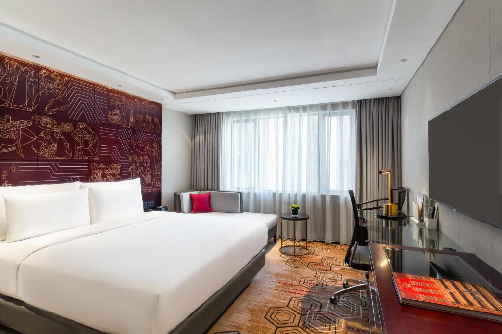 Двухместный (Номер «Премьер» с кроватью размера «king-size» - Для некурящих) отеля China Hotel, A Marriott Hotel, Гуанчжоу