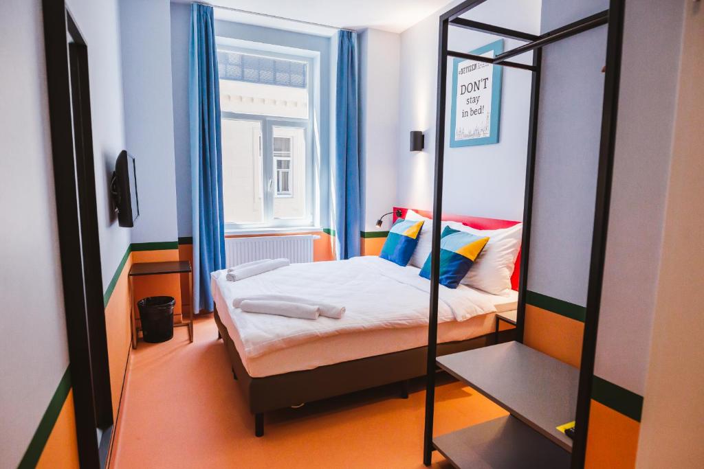 Двухместный (Улучшенный двухместный номер с 1 кроватью или 2 отдельными кроватями) хостела NETIZEN Budapest Centre, Будапешт