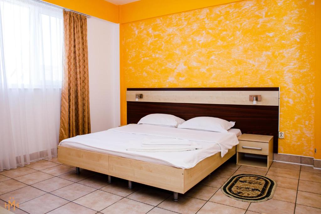 Двухместный (Стандартный двухместный номер с 1 кроватью) отеля Hotel Meridian, Костинешти