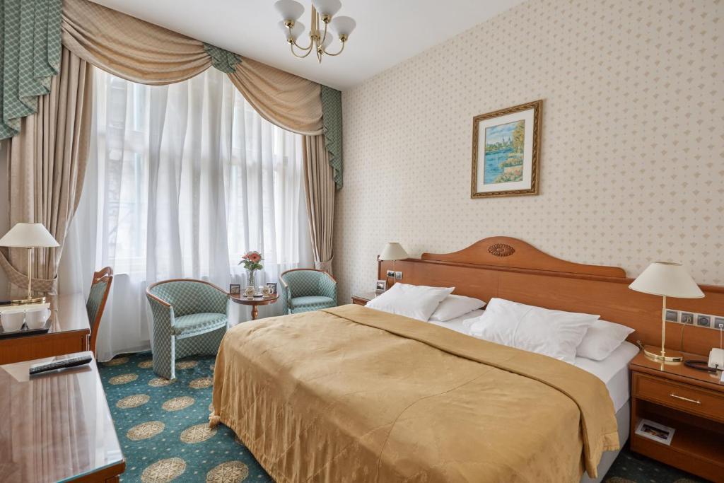 Двухместный (Стандартный двухместный номер с 1 кроватью и кондиционером) отеля Romance Puškin, Карловы Вары