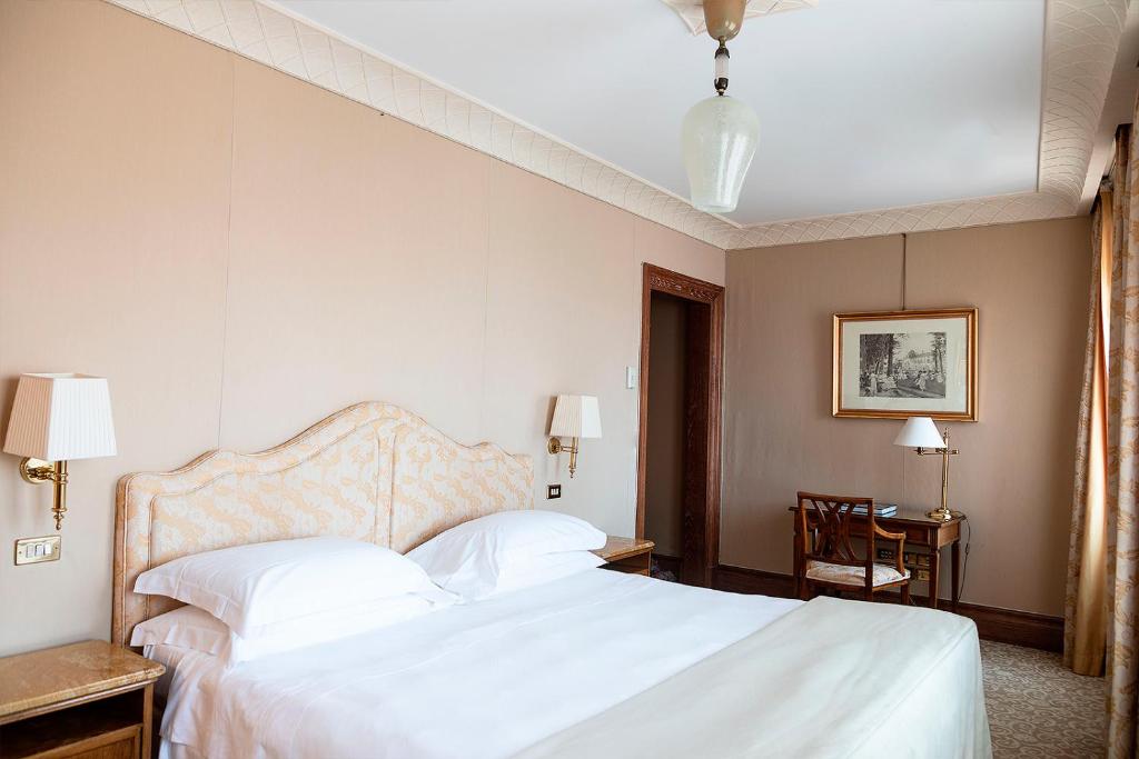 Двухместный (Улучшенный двухместный номер с 1 кроватью или 2 отдельными кроватями) отеля Bauer Palazzo, Венеция