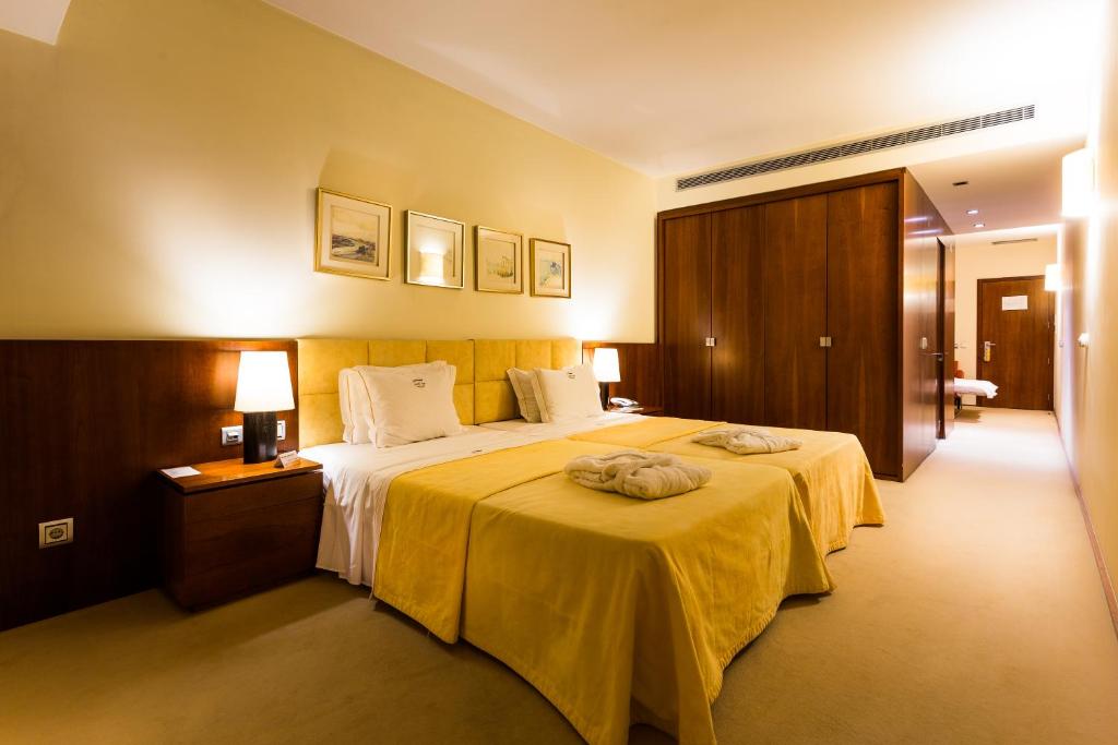 Семейный (Семейный номер (для 2 взрослых и 1 ребенка)) отеля Santana Hotel & SPA, Вила-ду-Конди