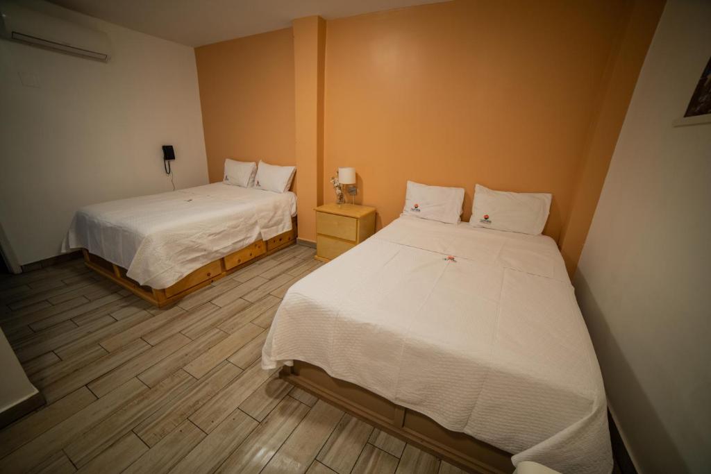 Двухместный (Номер Делюкс с 2 кроватями размера «queen-size») отеля California Comfort & Suites, Лос-Альгодонес