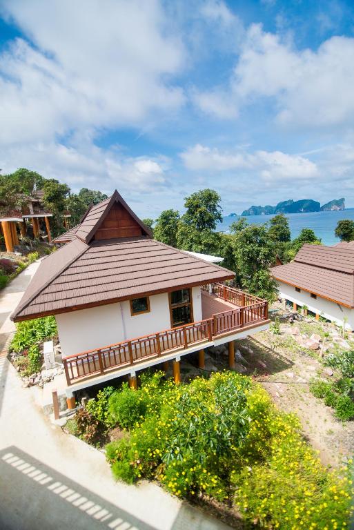 Вилла (Улучшенная вилла с частичным видом на море - Бесплатный трансфер до пирса Тонсай) курортного отеля Phi Phi The Beach Resort, Пхи-Пхи