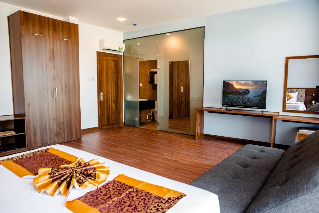 Студио (Номер-студио с видом на бассейн), Ivory Phu Yen Hotel