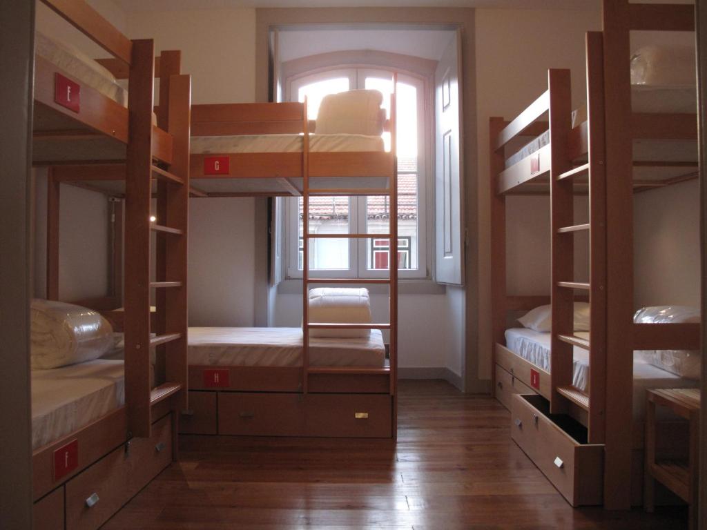 Номер (Кровать в общем номере для мужчин и женщин с 10 кроватями), Inn Possible Lisbon Hostel