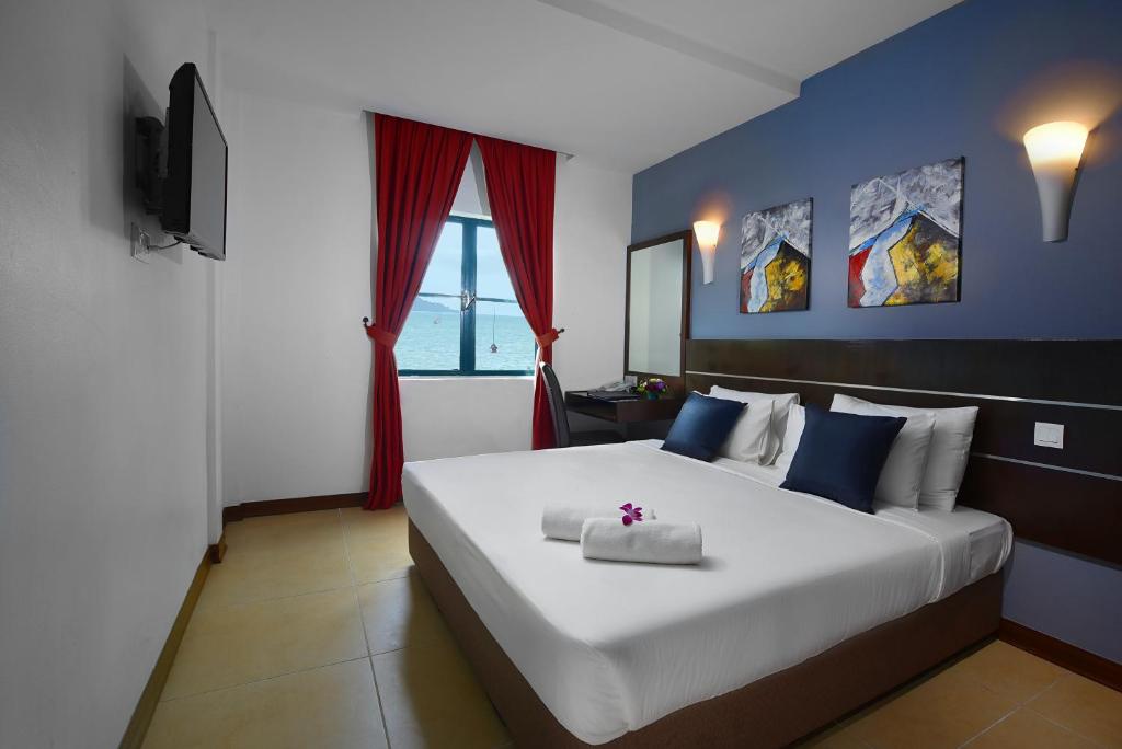 Двухместный (Двухместный номер Делюкс с 1 кроватью и видом на море) курортного отеля Bella Vista Waterfront Resort, Kuah Langkawi, Лангкави