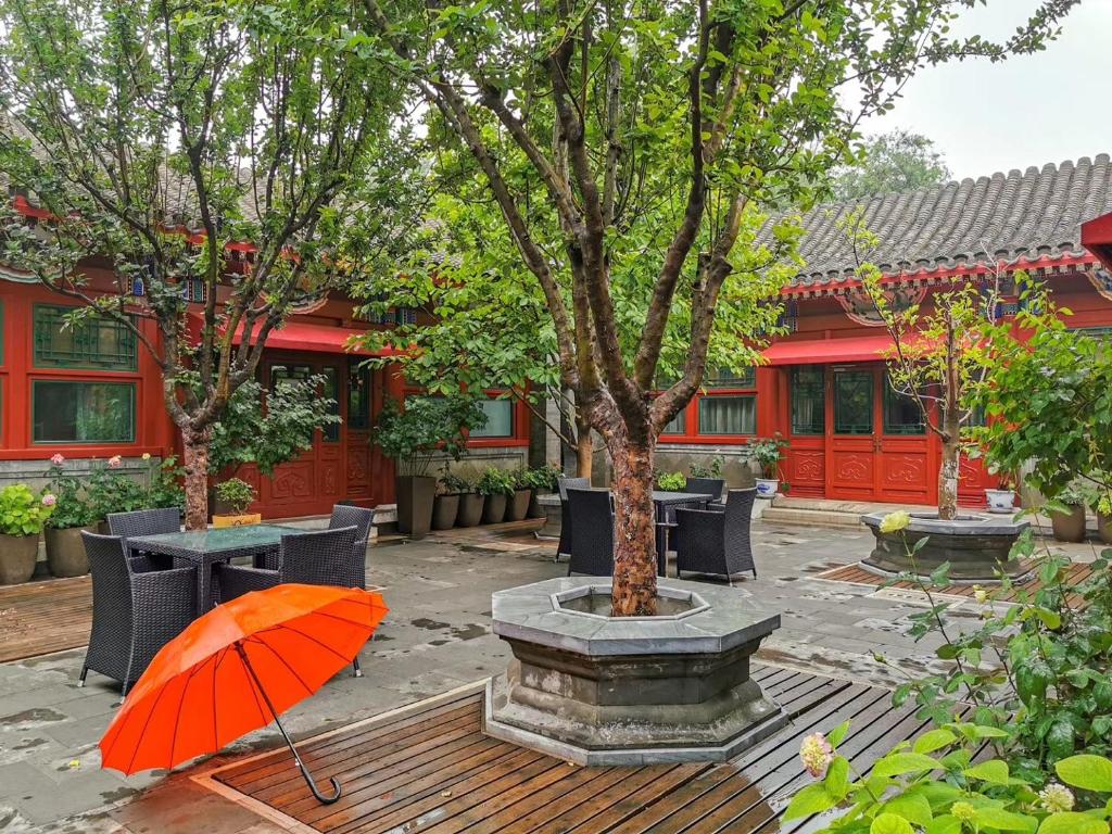 Двухместный (Улучшенный номер с внутренним двором на южную сторону) отеля Cours Et Pavillons, Пекин