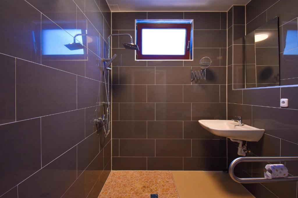 Двухместный (Двухместный номер с 2 отдельными кроватями - Подходит для гостей с ограниченными физическими возможностями), Pension Sena