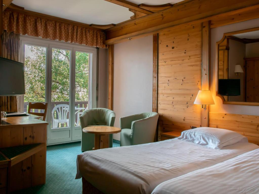 Двухместный (Классический двухместный номер с 1 кроватью) отеля Hotel Restaurant le Mont Paisible Supérieur, Кран-Монтана