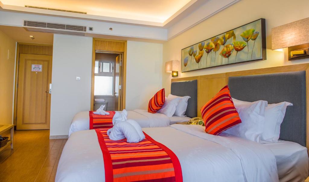 Двухместный (Двухместный номер с 1 кроватью и видом на бассейн) отеля Tianze Beach Resort, Санья
